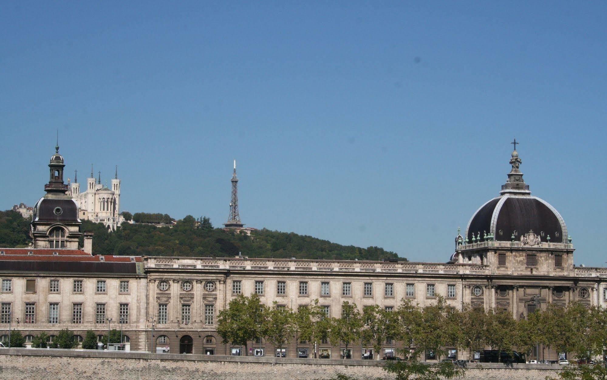Republik Hotel Lyon Bagian luar foto